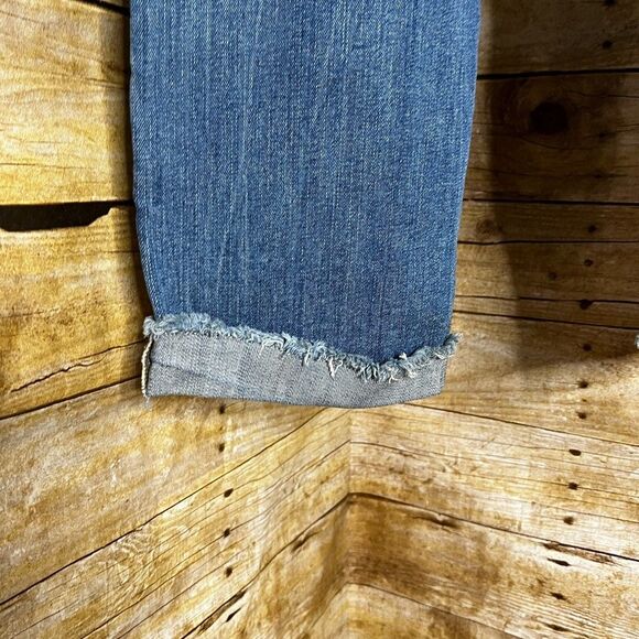 TORRID CROPPED DISTRESSED STRETCH RAW HEM FEATHER GRAPHIC BOYFRIEND JEANS SZ.14 - Picture 7 of 8